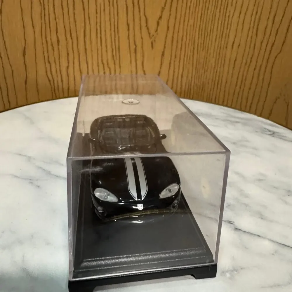 Die cast car 96’ dodge Viper